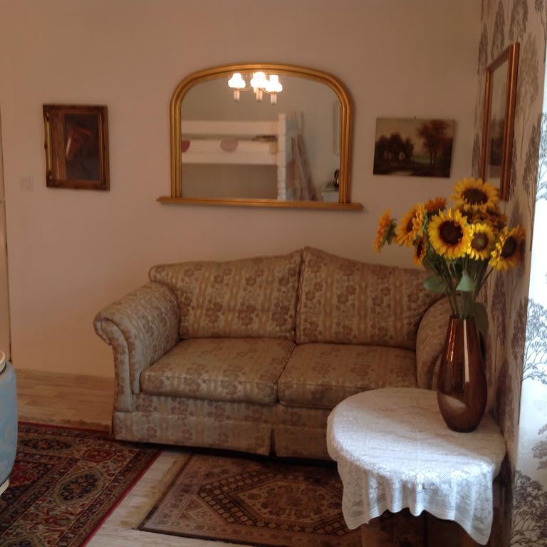 Bed and Breakfast Wisteria House Chanteloup  Экстерьер фото